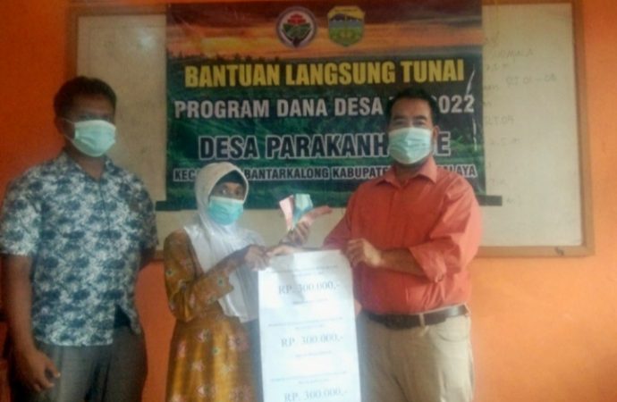 Pemdes Parakanhonje Salurkan 106 KPM BLT Dana Desa Bulan April sampai Juni 2022