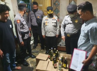 Ratusan Ciu dan Puluhan Arak Botol Disita Satnarkoba Polres Cirebon Kota