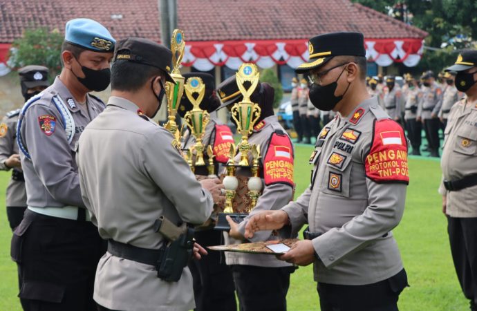 Kapolresta Cirebon Apresiasi Enam Polsek Peraih Predikat Bersih Mako dan Randis