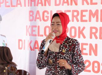 Perempuan Kelompok Rentan Kemiskinan Dibekali Ketrampilan Tata Rias