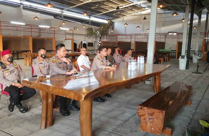 Kapolres Cirebon Kota Himbau Suporter Persib Jaga Kondusifitas