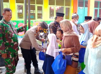 Santunan anak yatim dan Dhuafah di yayasan Asefiyah Tegalgubug