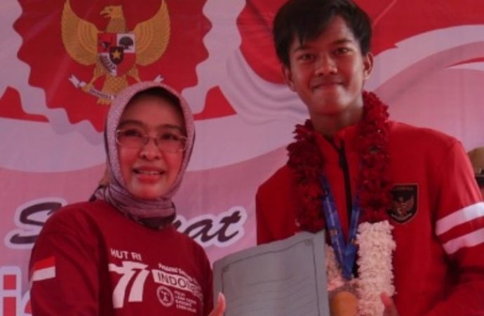 Wakil Bupati Wahyu Tjiptaningsih Apresiasi Rizdjar Putra Cirebon Pengharum nama Indonesia di Piala AFF
