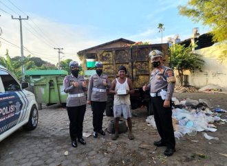 Sat lantas Polres Ciko, Bagikan Nasi Kotak Dampak Penyesuaian Harga BBM