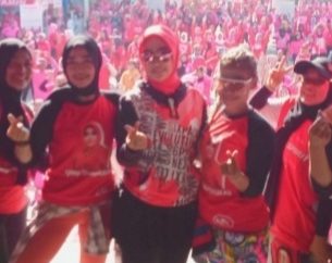 Ribuan Emak-Emak Hadiri Senam Sehat Bersama Wakil Bupati Cirebon