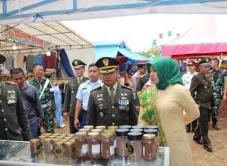 Peringati HUT TNI Ke 77 Kodim 0617 Majalengka Gelar Pasar Rakyat dan Bakti Sosial