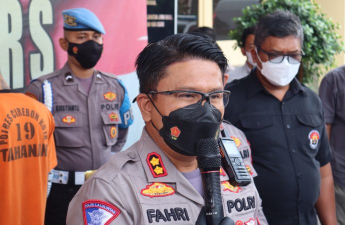 Kapolres Cirebon Kota Pimpin Konpres Ungkap Kasus Ganja Seberat 1 Kg