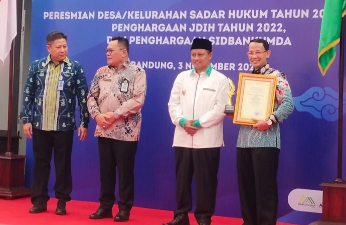 Bupati Majalengka Mendapat Penghargaan dari Kemenhukham RI dan Pemprop Jabar