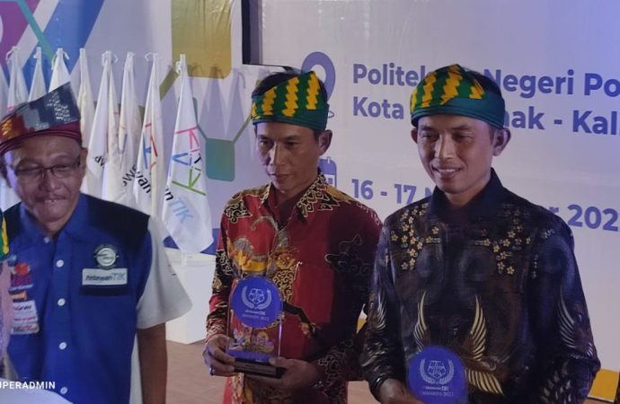 Desa Kalikoa Raih Anugerah Transformasi Digital Pemdes Terbaik Festik 2022 di Pontianak