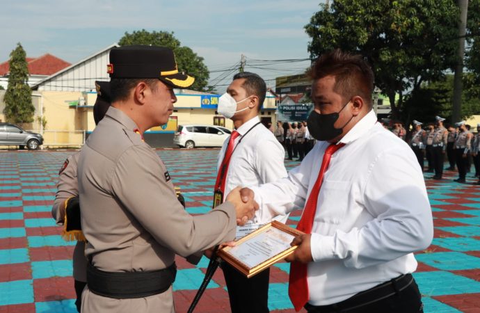 Reward Pada Unit Resmob atas Ungkap Kasus Sindikat Pencurian Toko