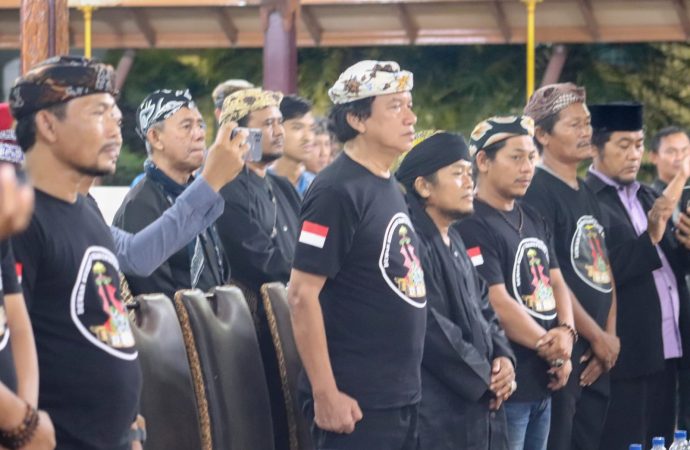 Resmi Dilantik, Bupati Minta DKKC Lestarikan Budaya Cirebon