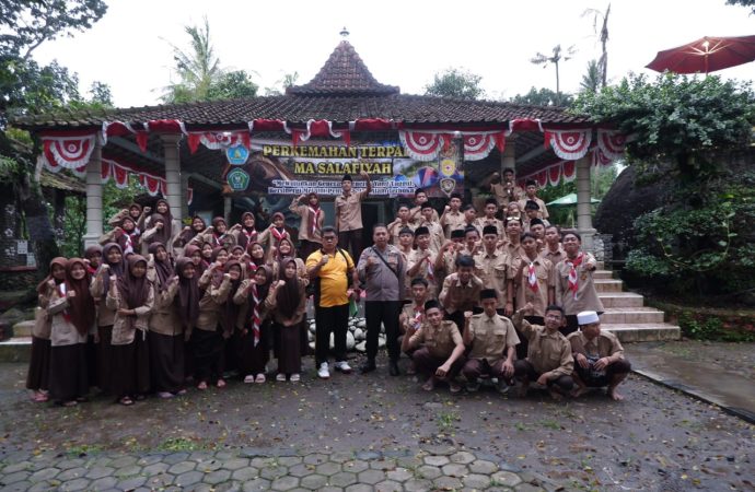 Anggota Polsek Dukupuntang Polresta Cirebon Laksanakan Giat Binluh