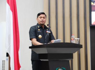Covid-19 Melandai, Bupati Adnan Serahkan Ranperda Pencabutaan Perda Wajib Masker