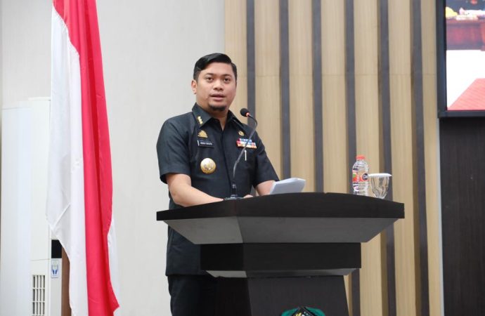 Covid-19 Melandai, Bupati Adnan Serahkan Ranperda Pencabutaan Perda Wajib Masker