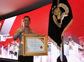 Polresta Cirebon Terima Penghargaan Pelayanan Prima dari Kementerian PANRB