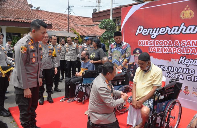 Kapolda Jabar Ajak Personel Polres Cirebon Kota Menjadi Polisi Penolong