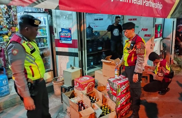 Jelang Ramadhan, Ratusan Miras Diamankan Sat Samapta Polresta Cirebon