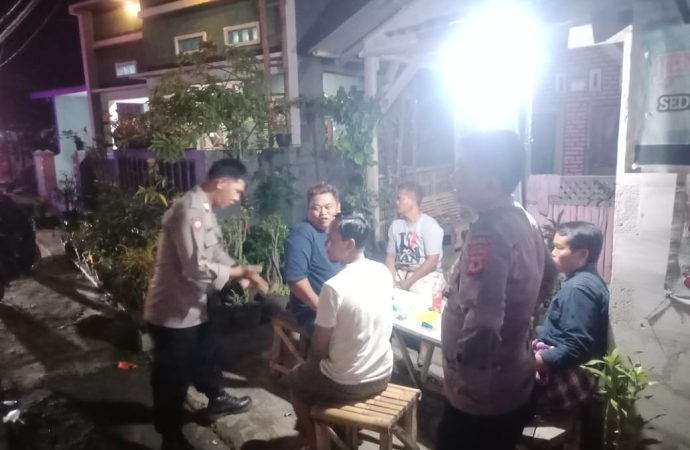 Patroli Dialogis, Polsek Pabedilan Sampaikan Himbauan Kamtibmas kepada Obrog