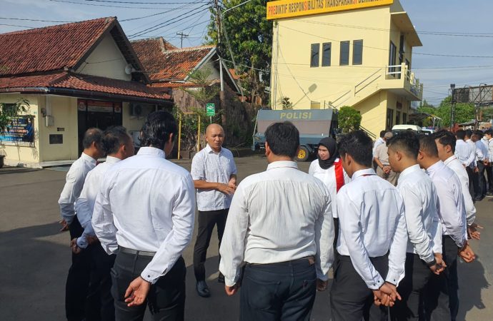 Kasat Narkoba Polres Cirebon Kota, Berikan Arahan pada Personelnya