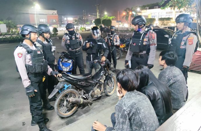 Antisipasi Gangguan Kamtibmas, Tim Raimas Macan Kumbang 852 Polresta Cirebon Gencarkan Patroli