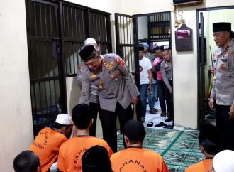 Berbagi di Bulan Ramadhan, Kapolres Majalengka Buka Puasa Bersama Tahanan Rutan