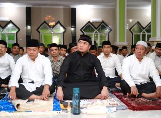Pererat Silaturahmi, Adnan-Kio Kembali Sapa Masyarakat Melalui Tarawih