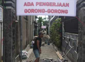 Giat Warga Antapani Kota Bandung, Swadaya Perbaiki Jalan Guna Atasi Banjir