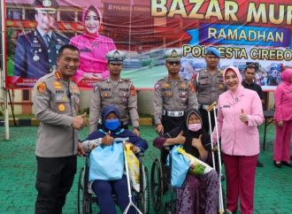 Ratusan Warga Antusias Padati Bazar Murah Ramadan Polresta Cirebon