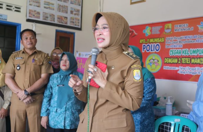 Sambangi Desa Matangaji, Wabup Ayu Tinjau Pelaksanaan PIN Polio dan Edukasi Stunting