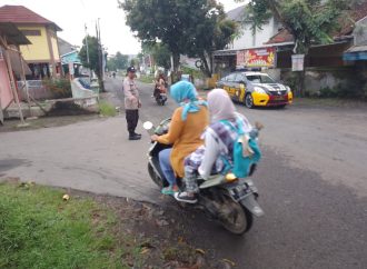 Polsek Sedong Giat Police Hazard (PH) Pagi, Beri Rasa Aman dan Lancar Aktivitas Masyarakat