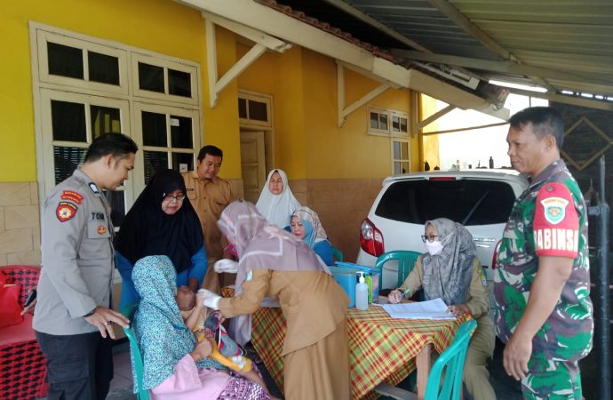Bhabinkamtibmas Desa Budur Polsek Ciwaringin Monitoring Sub PIN