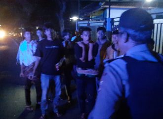 Patroli Presisi Polsek Beber Himbau Kamtibmas Kepada Para Pemuda yang Giat Obrog Keliling