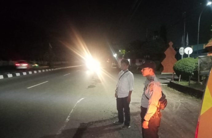 Patroli Malam Polsek Astanajapura Cegah Perang Sarung dan Petasan