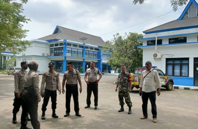Kanit Samapta Polsek Talun beserta Anggota Piket Mendatangi Security Kantor PSDA Prov Jabar
