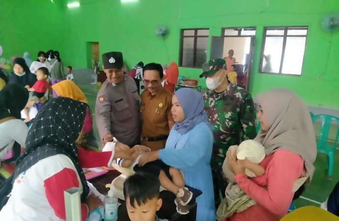 Polsek Waled Polresta Cirebon Kawal Pelaksanaan Vaksin Polio