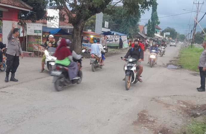 Wujudkan Rasa Aman Tertib Lancar di Jalan Saat Ngabuburit, Polsek Babakan Polresta Cirebon