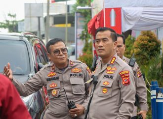Kapolresta Cirebon Pantau Arus Mudik Gelombang Pertama di GT Palimanan dan Posyan Ramayana Weru