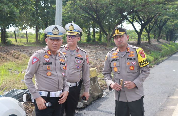 Kapolres Majalengka Cek Arus Lalu Lintas Dan Perbaikan Jalan Di KM 152 – 166 Tol Cipali