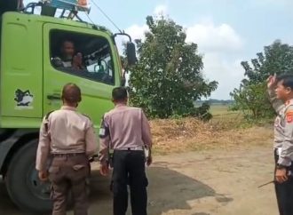 Satlantas Polres Majalengka Lakukan Penyekatan Pembatasan Angkutan Barang di Jalan Tol