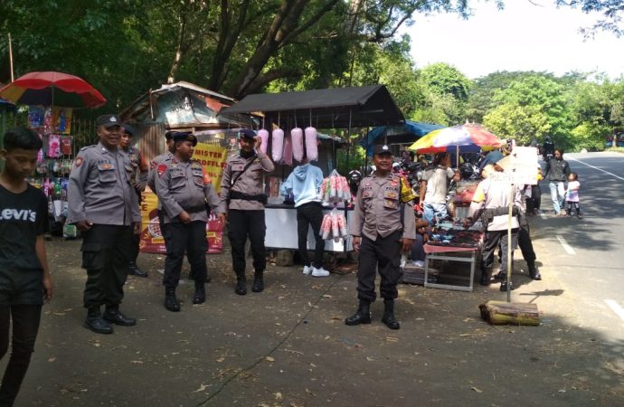 Polsek Sumber Polresta Cirebon Laksanakan Pengamanan Di Obyek Wisata Plangon