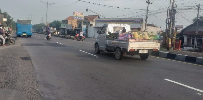 Pengaturan Arus Lalu lintas di Pagi hari untuk Kenyamanan Pengguna Jalan