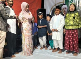 Wabup Cirebon, Ayu Hadiri Nuzulul Qur,an serta Beri Santunan di Desa Kanci