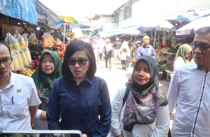 Sat Reskrim Polres Cirebon Kota Sidak Harga serta Stok Bahan Pokok di Pasar Tradisional
