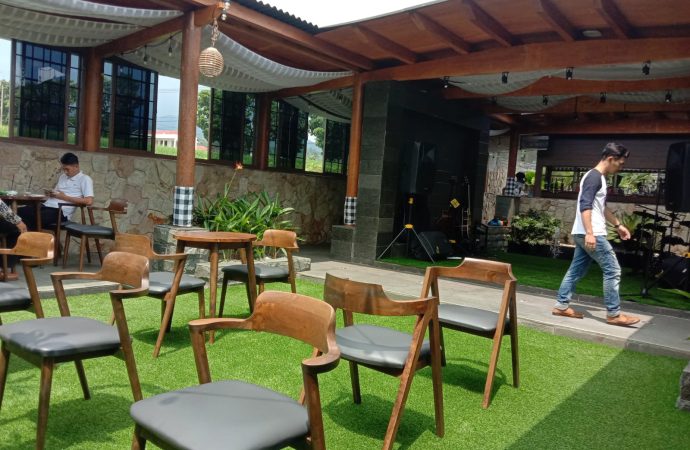 Ngopi Sisi Sawah, Ya Ke Buddys Coffee Dan Grill Desa Kulur Majalengka