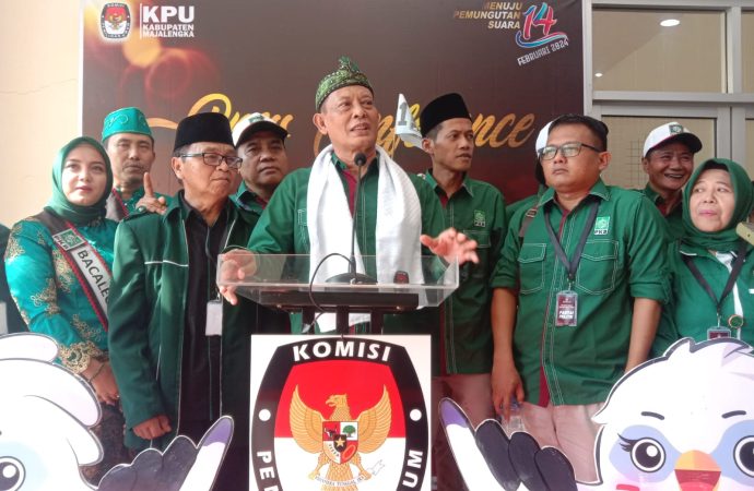 Diiringi Hadroh, PKB Jalan Kami Menuju KPU Daftarkan 50 Bacaleg