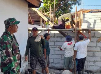 PemDes Paas Pameungpeuk, Baksos Perbaiki Rumah Warga yang Telah Di lahap Sijago Merah