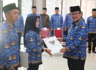 Lantik 70 PPPK Nakes, Bupati Imron: Langsung Bekerja