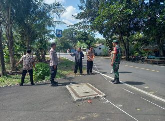 Serda Ade Purnama dan Brigpol Irwans FP Dampingi Monev DD 2023 di Desa Ciheras