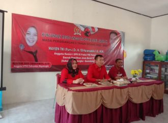 TB Hasanuddin, DPR RI Bersama Rinna DPRD Majalengka Bagikan Sembako