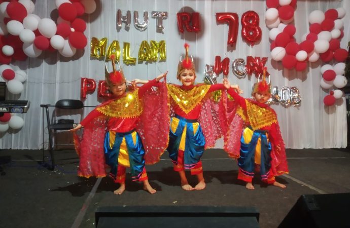 Warga RW 03 Antapani Wetan Meriahkan Malam Puncak Kreasi Seni